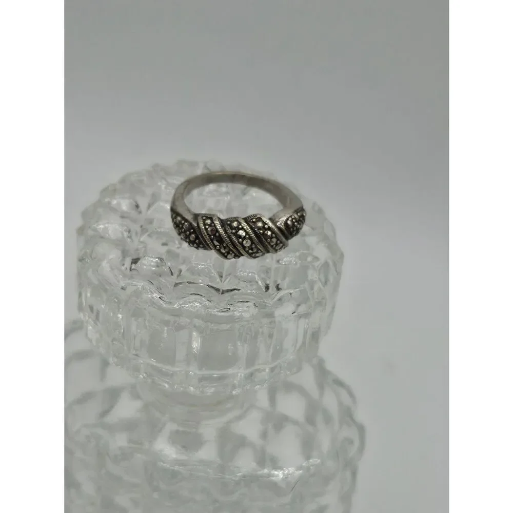 Vintage Silver Marcasite Shrimp Ring